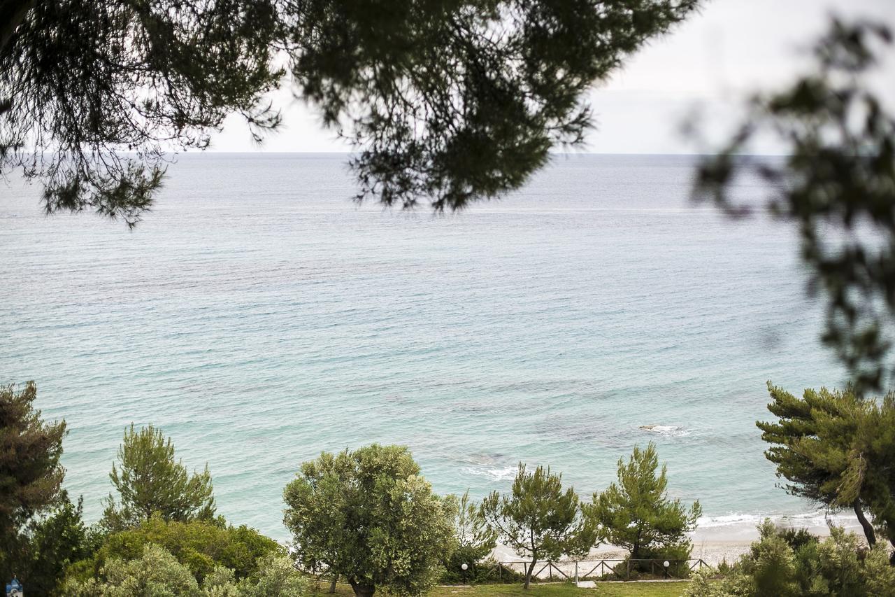 Blue Crab, Beachfront House In Kalandra #Feelslikehome CChanioti Exteriér fotografie